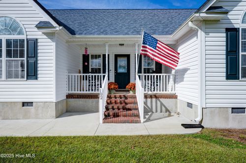 102 Candace Ct, Newport, NC, 28570-8803 | Card Image