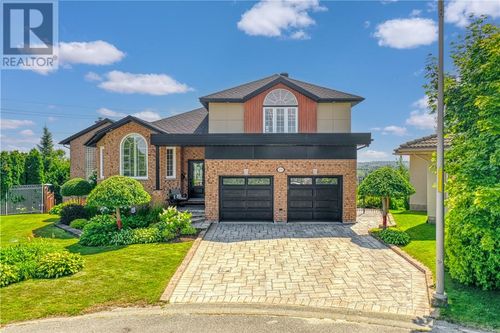 1091 Moss St, Sudbury, ON, P3A2H6 | Card Image