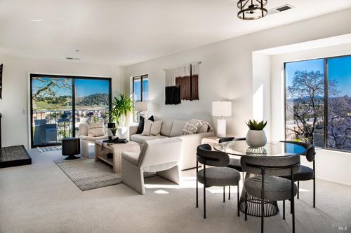 18 Margarita Ter, Novato, CA, 94947-4727 | Card Image