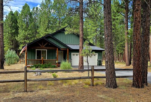 15324 Bear St, La Pine, OR, 97739-9409 | Card Image