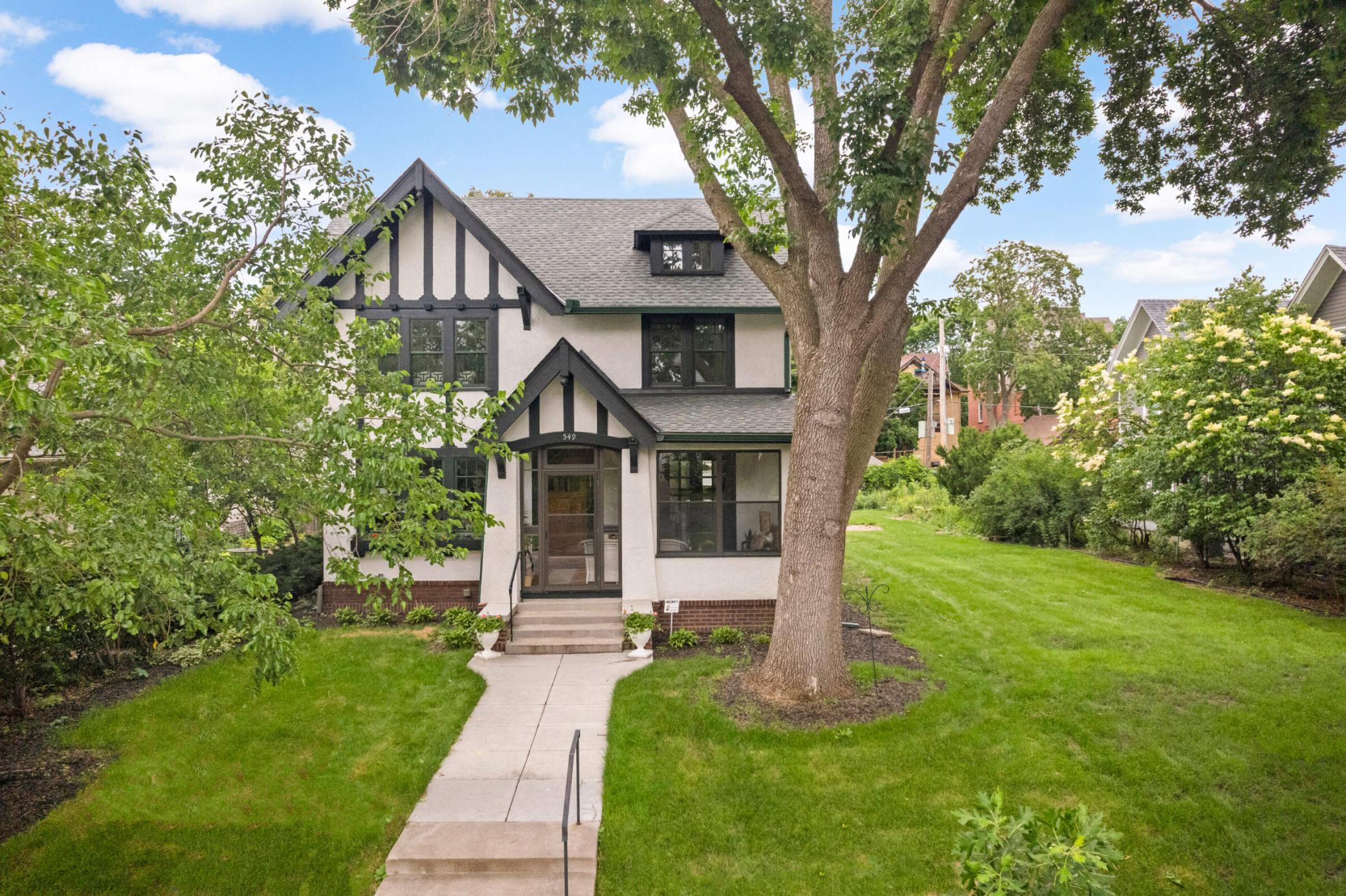 Holly Ave, Saint Paul, MN 55102