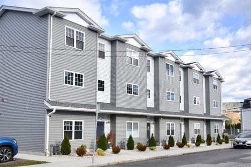 2-550 Spring St, Fall River, MA, 02721-3035 | Card Image