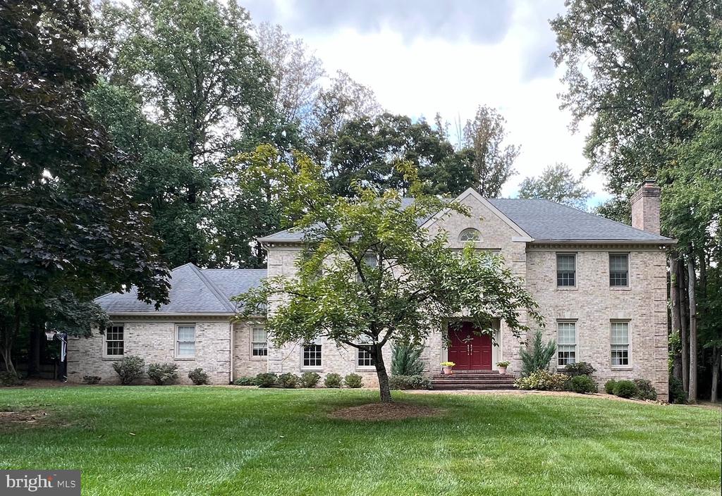 Daviswood Dr, Mc Lean, VA 22102