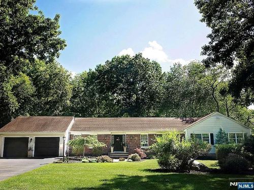 7 Goose Cove Ln, Ramsey, NJ, 07446-2241 | Card Image