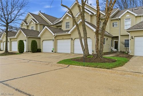 469 Eagle Trce, Mayfield Heights, OH, 44124-6117 | Card Image