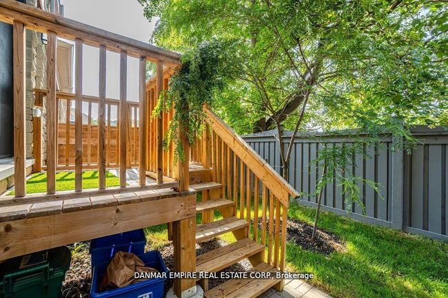 31 Hiawatha Crt, House attached with 3 bedrooms, 4 bathrooms and 2 parking in Vaughan ON | Image 38
