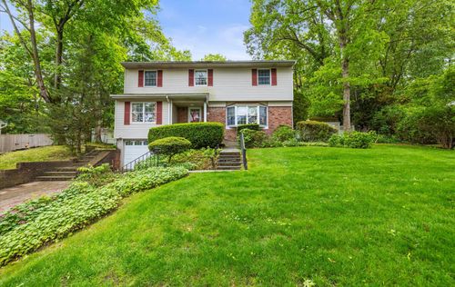9 Gull Dr, Hauppauge, NY, 11788-1102 | Card Image