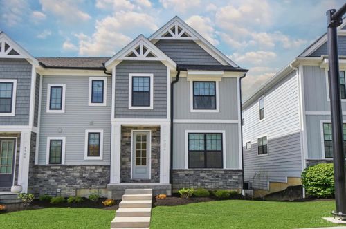 9324 Old Plainfield Rd, Blue Ash, OH, 45236-1004 | Card Image