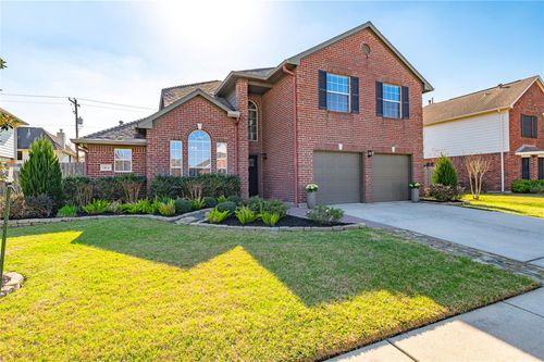1104 Lake Shore Dr, Pearland, TX, 77581-6787 | Card Image