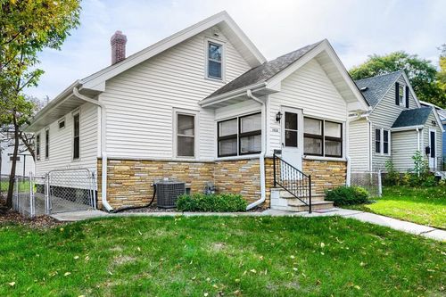 1428 Hazel St N, Saint Paul, MN, 55119-4219 | Card Image
