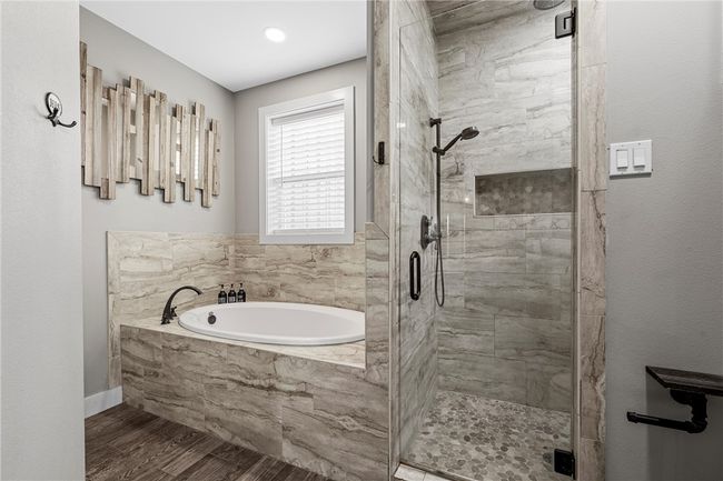 917 Farney Rd, House other with 3 bedrooms, 2 bathrooms and 2 parking in Lorena TX | Image 23