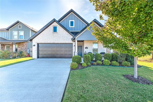 1746 W Broadway Pl, Rogers, AR, 72758-7013 | Card Image