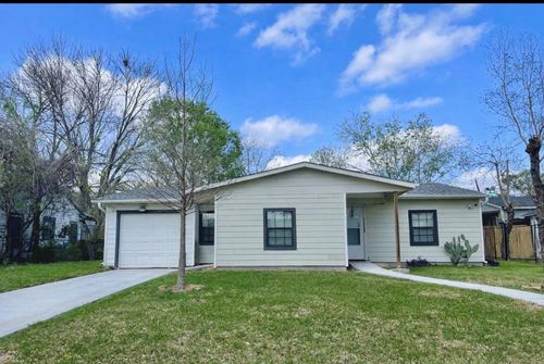 7435 Briefway St, Houston, TX, 77087-3615 | Card Image