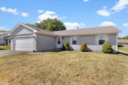 181 Prairie Moon Dr, DAVIS JUNCTION, IL, 61020-9402 | Card Image
