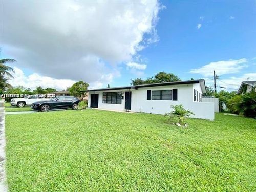 6521 Nw 21st St, Sunrise, FL, 33313-3910 | Card Image