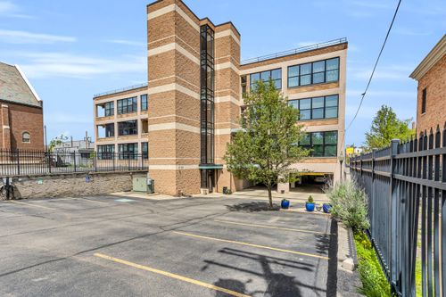 3-109 W Washington Ave, Jackson, MI, 49201-2480 | Card Image
