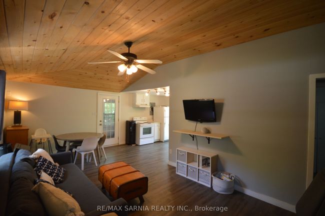 6208 London Rd, House other with 2 bedrooms, 1 bathrooms and null parking in Kettle And Stony Point Fn ON | Image 13