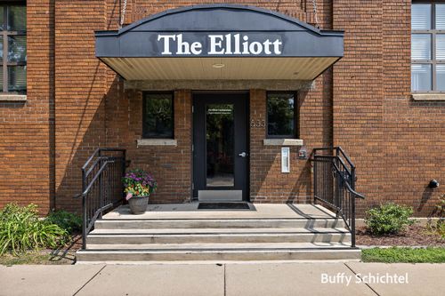 apt-10-633 Elliott Ave, Grand Haven, MI, 49417-1084 | Card Image