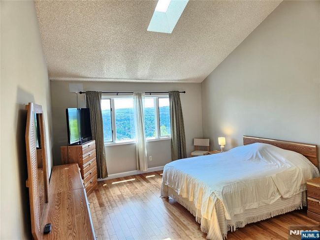 403 Heights Dr, Townhouse with 2 bedrooms, 3 bathrooms and null parking in Haledon NJ | Image 25