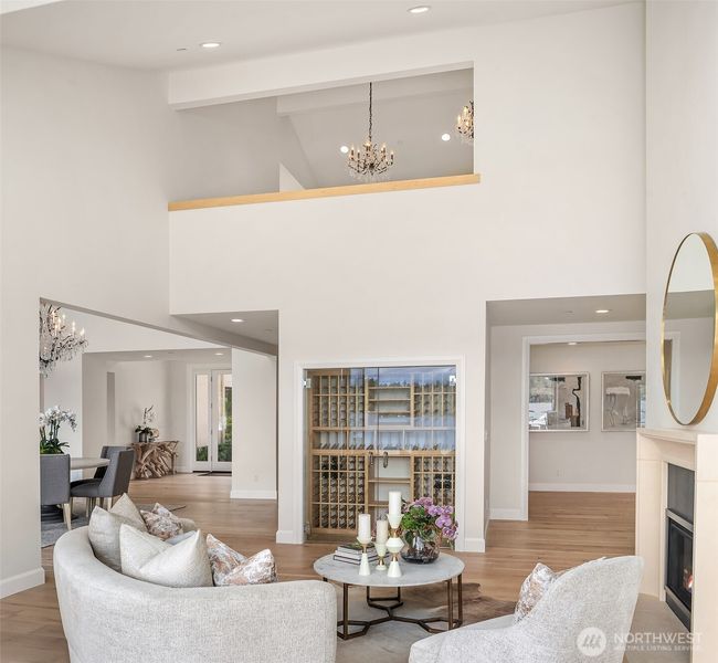 8620 N Mercer Way, House other with 5 bedrooms, 5 bathrooms and 3 parking in Mercer Island WA | Image 8