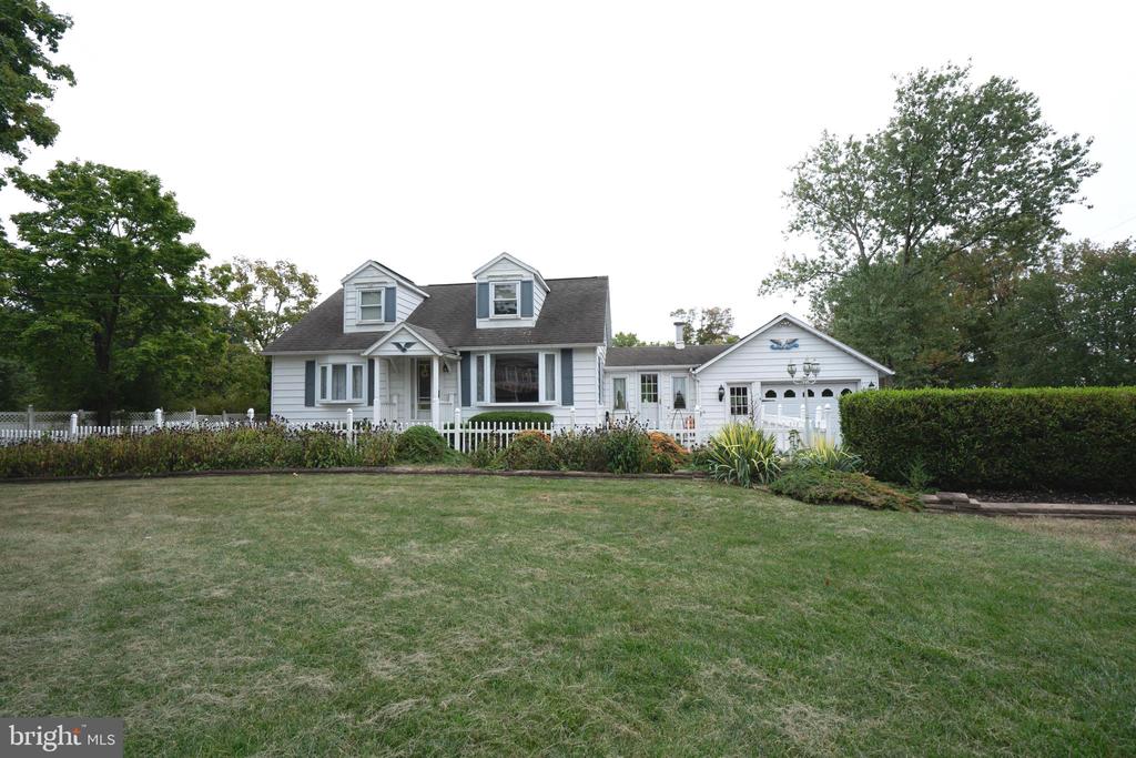 Ridge Rd, Telford, PA 18969