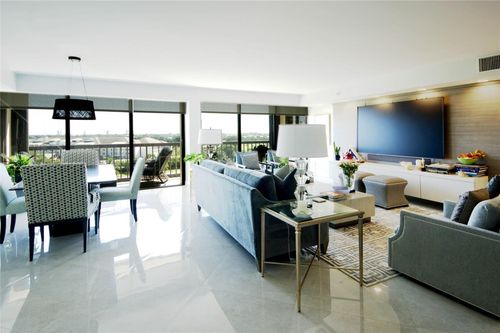 1006-2450 Presidential Way, West Palm Beach, FL, 33401-1329 | Card Image