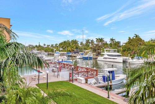 apt-215-1777 Se 15th St, Fort Lauderdale, FL, 33316-3022 | Card Image