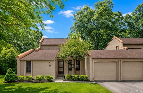 2971 Moon Lake Dr, West Bloomfield, MI, 48323-1843 | Card Image