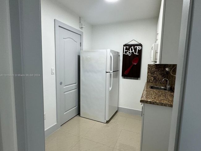 EFFICIENCY - 1370 W 84 Th St, Home with 1 bedrooms, 1 bathrooms and null parking in Hialeah FL | Image 15