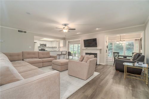 31 Muncy Ct Se, Smyrna, GA, 30080-8042 | Card Image