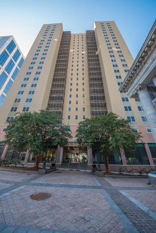 apt-11c-300 Peachtree St Ne, Atlanta, GA, 30308-3509 | Card Image
