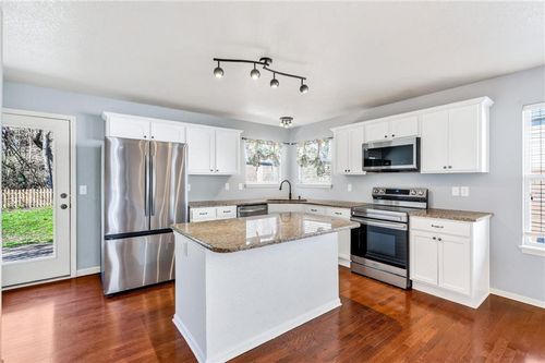 11054 Whispering Ln, Kansas City, KS, 66109-4201 | Card Image