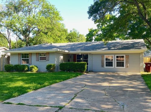 302 Glen Oaks Rd, Bonham, TX, 75418-2704 | Card Image
