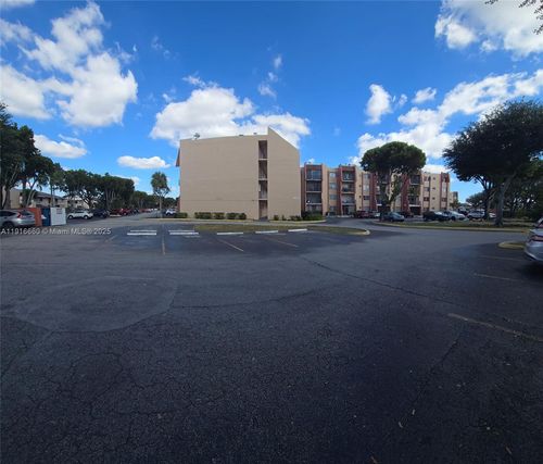 ph11-13707 Kendale Lakes Cir, Miami, FL, 33183-2288 | Card Image