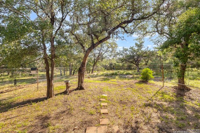 1060 Forest View Dr, House other with 1 bedrooms, 1 bathrooms and null parking in Blanco TX | Image 16