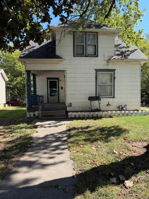 1032 Valley St, Carthage, MO, 64836-1458 | Card Image