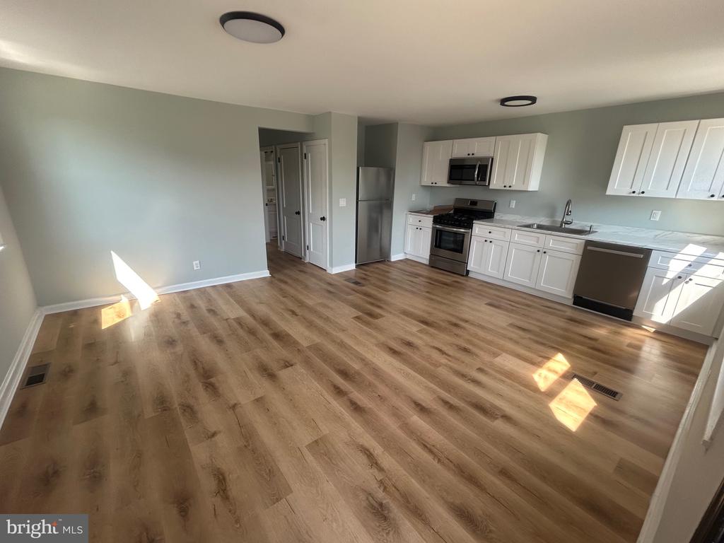 Tatum St, West Deptford, NJ 08096