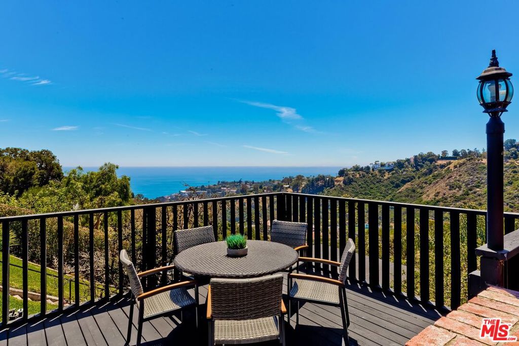 Residential Lease in Pacific Palisades 5