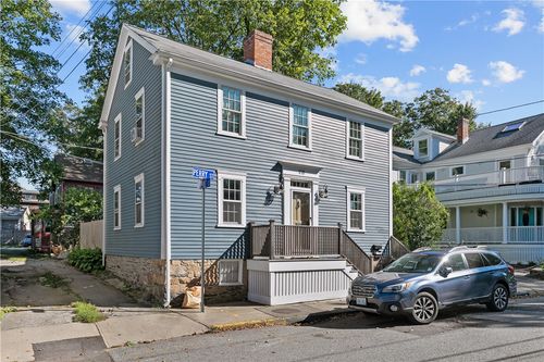 1-26 Perry St, Newport, RI, 02840-4052 | Card Image