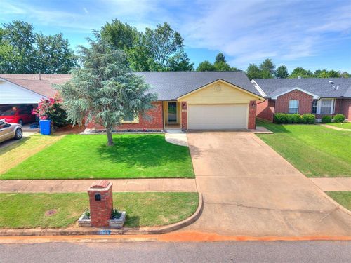 1800 Baron Dr, Norman, OK, 73071-3273 | Card Image