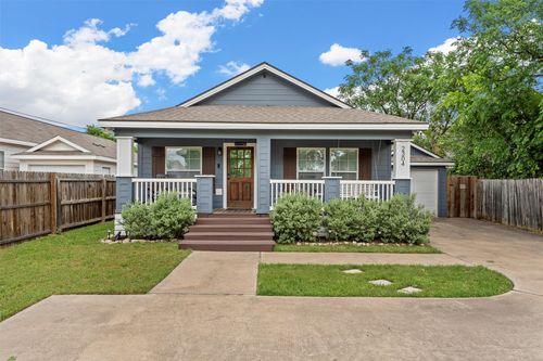 2304 S 2nd St, Waco, TX, 76706-6406 | Card Image