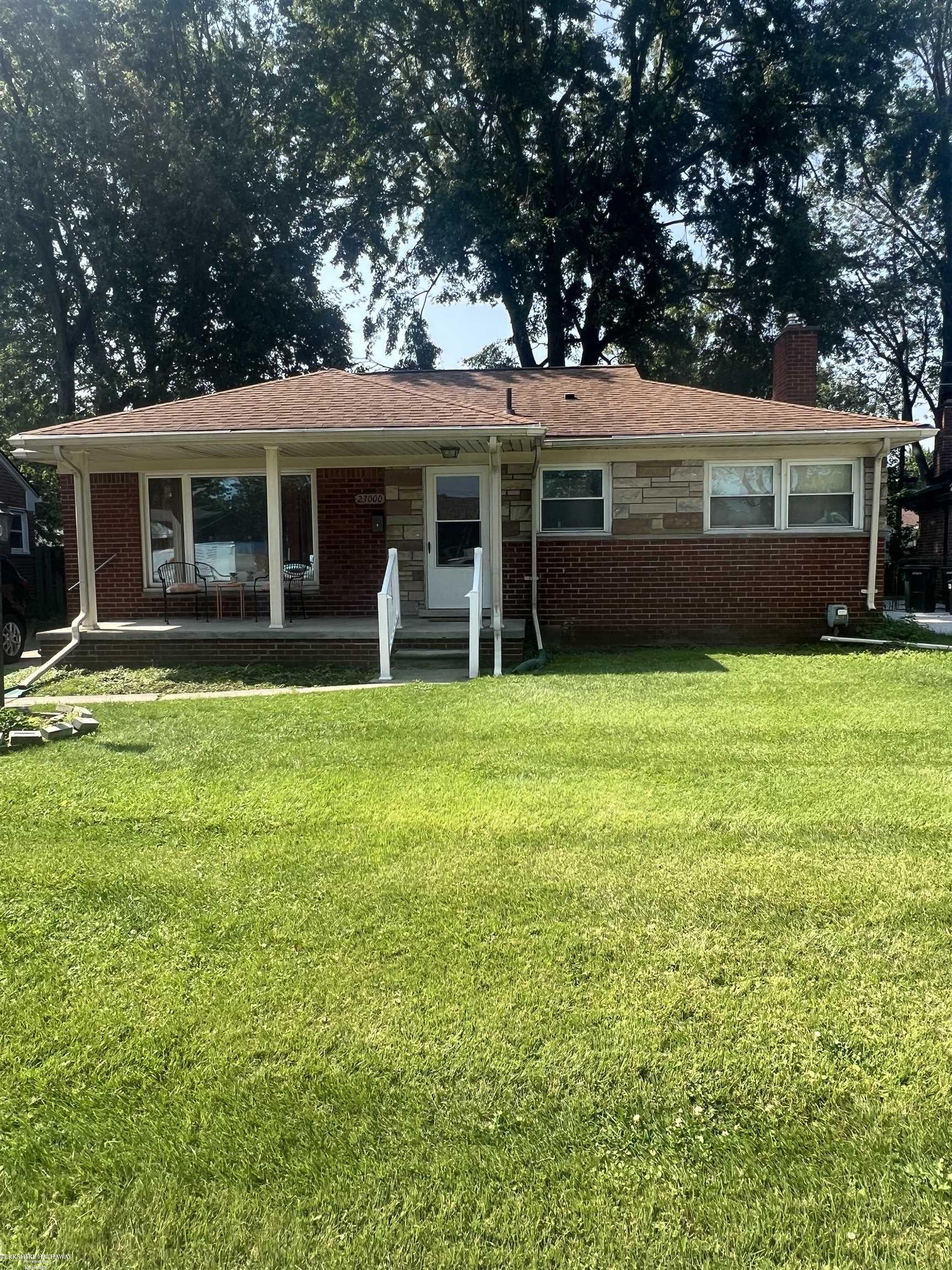 Kipling St, Saint Clair Shores, MI 48080