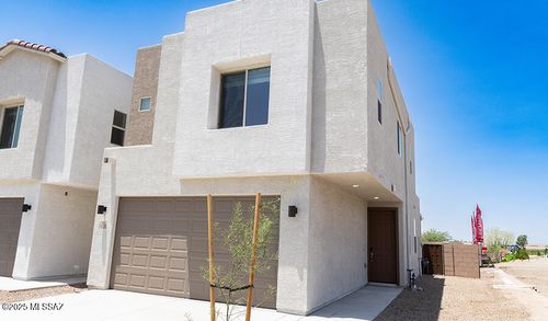 2731 S Oakenshield Way, Tucson, AZ, 85730 | Card Image