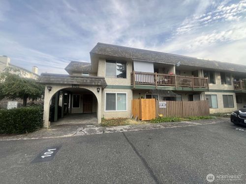 apt-110-8911 Holly Dr, Everett, WA, 98208-1869 | Card Image