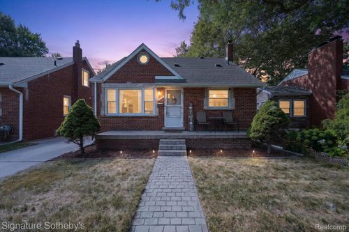 7348 Helen, Center Line, MI, 48015-1829 | Card Image
