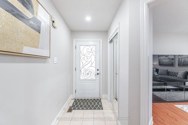 27 Woodsend Run, House attached with 3 bedrooms, 3 bathrooms and 2 parking in Brampton ON | Image 4