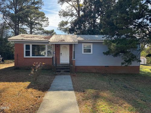 895 Sommers St, Sanford, NC, 27330-9602 | Card Image