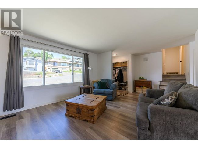 1737 Pennask Terr, House other with 4 bedrooms, 3 bathrooms and 1 parking in Kamloops BC | Image 4