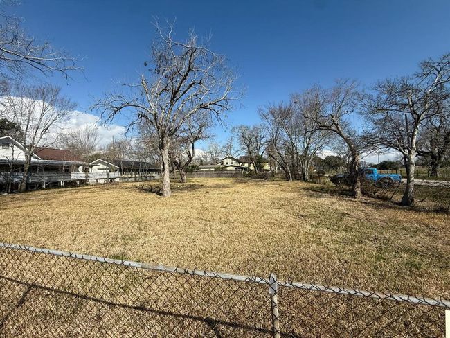 1001 N Bayshore Dr, Home with 0 bedrooms, 0 bathrooms and null parking in La Porte TX | Image 11