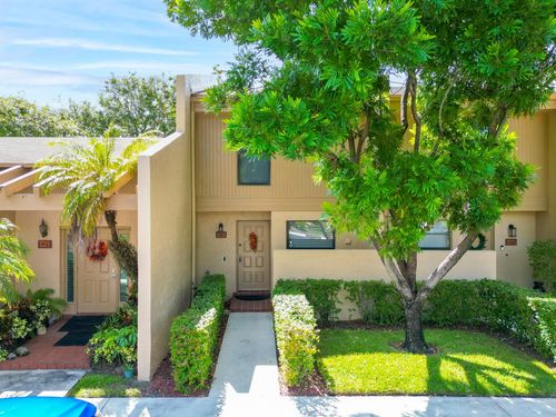 280-1424 Nw 97th Ter, Pembroke Pines, FL, 33024-4462 | Card Image